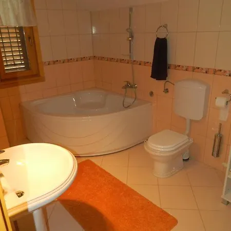 Weekend House