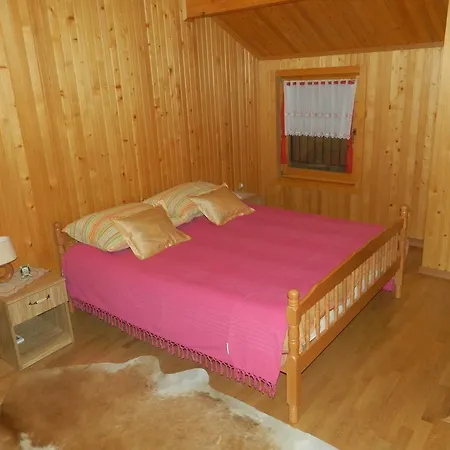Дом отдыха Weekend House *