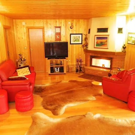 Дом отдыха Weekend House