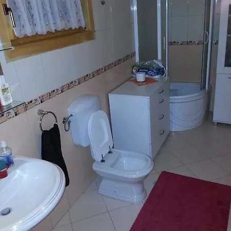 Дом отдыха Weekend House *