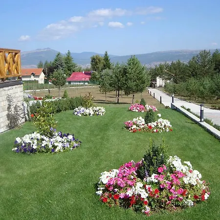 Дом отдыха Weekend House *
