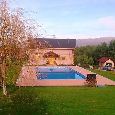 Weekend House Ливно