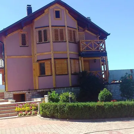 Weekend House Ливно