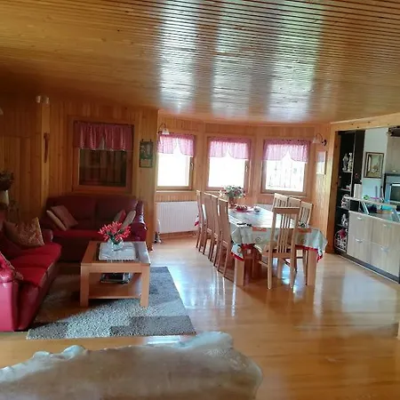 Weekend House Дом отдыха Ливно