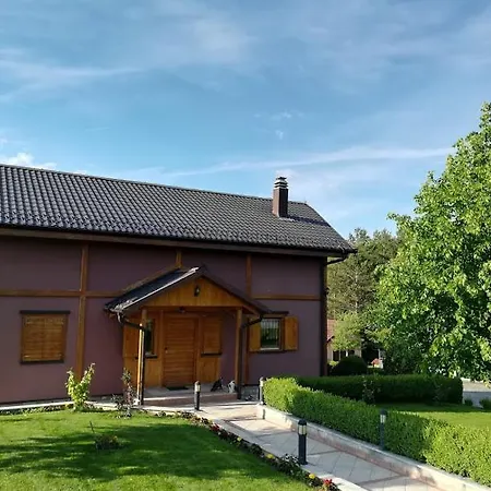 Дом отдыха Weekend House Ливно